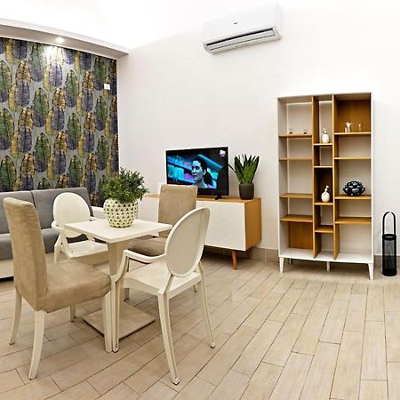 Saki Home Napoli Bagian luar foto