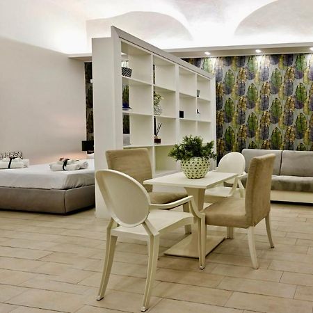 Saki Home Napoli Bagian luar foto