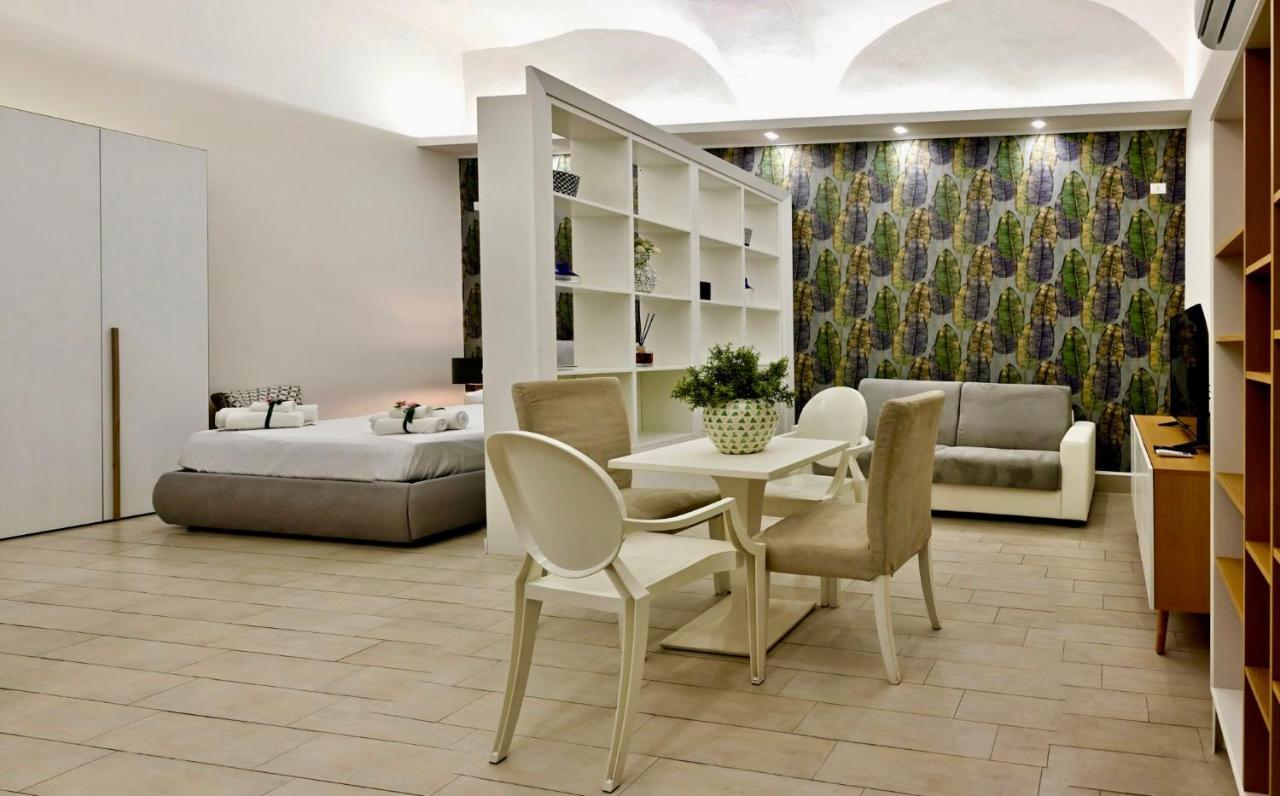 Saki Home Napoli Bagian luar foto